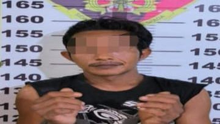 Tersangka Safaruddin diamankan saat razia