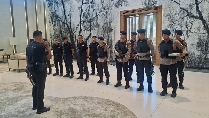 Tim Jibom Polda Metro Jaya dikerahkan untuk mengamankan kunjungan Presiden Senat Kerajaan Kamboja.