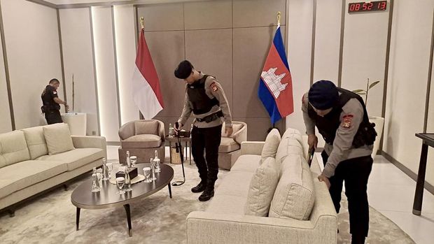 Tim Jibom Polda Metro Jaya dikerahkan untuk mengamankan kunjungan Presiden Senat Kerajaan Kamboja.