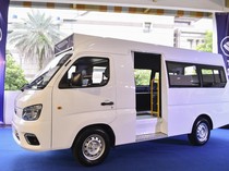 Transjakarta Uji Coba Mobil Listrik buat Armada Jaklingko