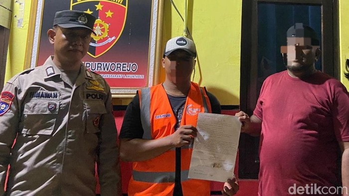 Tukang parkir dipolisikan pengunjung alun-alun Pasuruan berakhir damai