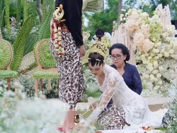 Mengenal Upacara Adat Panggih Dalam Pernikahan Luna Maya-Maxime Bouttier