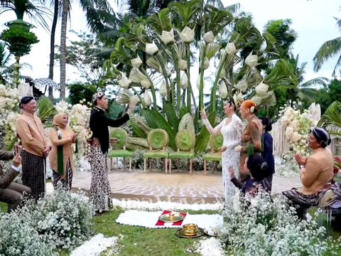 Upacara Adat Panggih Dalam Pernikahan Luna Maya dan Maxime Bouttier