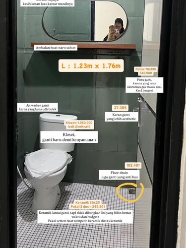 Wanita ini mengunggah transformasi kamar mandi sebelum dan sesudah direnovasi. Hasilnya jadi lebih estetis.