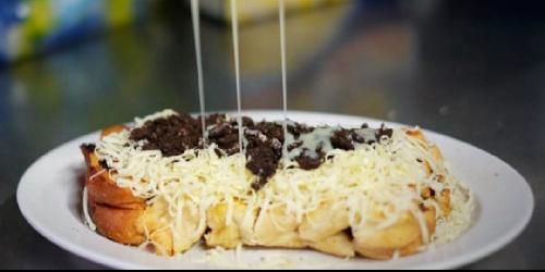 5 Roti Bakar Kaki Lima Jadul di Jakarta yang Berusia Puluhan Tahun!