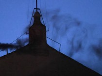 Dunia Hari Ini: Konklaf Hari Pertama Berakhir dengan Asap yang Mengepul