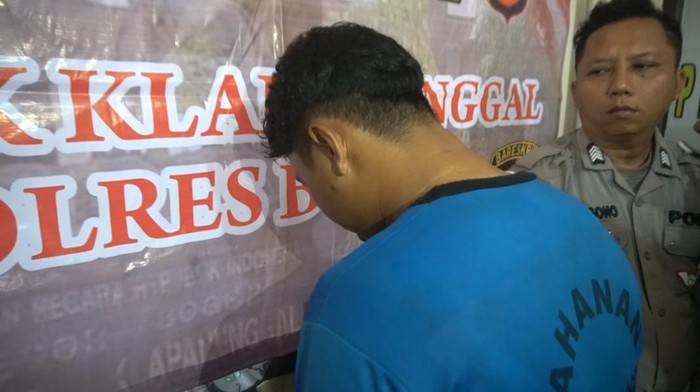 Anak kades di Klapanunggal, Bogor berinisial L ditetapkan jadi tersangka kasus pemukulan warga.