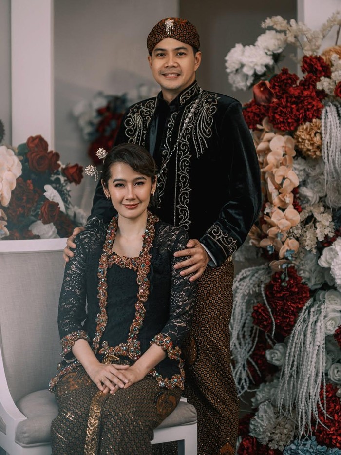 Ardina Rasti dan Suami Ardina Rasti dan Suami