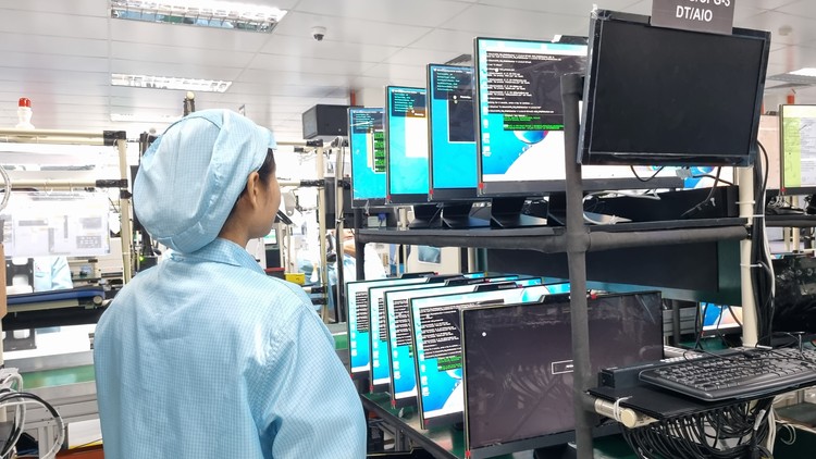 Kunjungan ke pabrik Asus Indonesia untuk ExpertCenter All-in-One EG3408WVA.