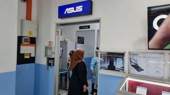 Pada Kamis (8/5/2025), detikINET dan beberapa rekan media diundang ke pabrik Asus di Batam. Kunjungan kami berhubungan dengan lini Expert Series Asus yang disebut cocok untuk segmen pemerintahan. Foto: Asus Indonesia