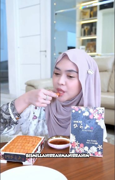 Bulu Babi Rp 9 Juta Dikonsumsi Ria Ricis, Halal atau Haram Untuk Muslim?