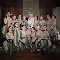 Dalam postingan Melaney, geng tersebut mengaku ikut berbahagia untuk sahabat mereka. Keempatnya dipilih menjadi bridesmaid dan groomsmen pernikahan akbar tersebut. Foto: Instagram