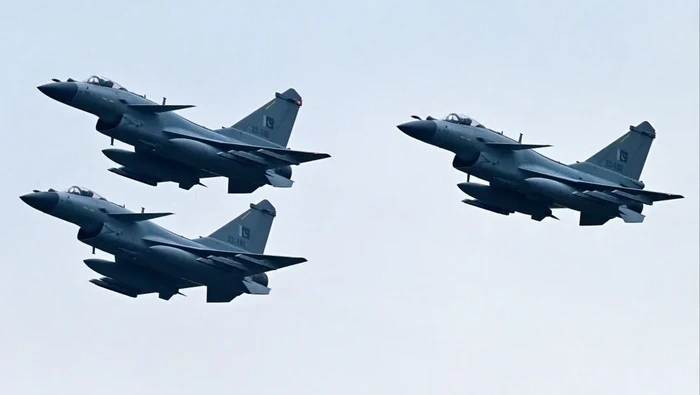 jet tempur J-10C