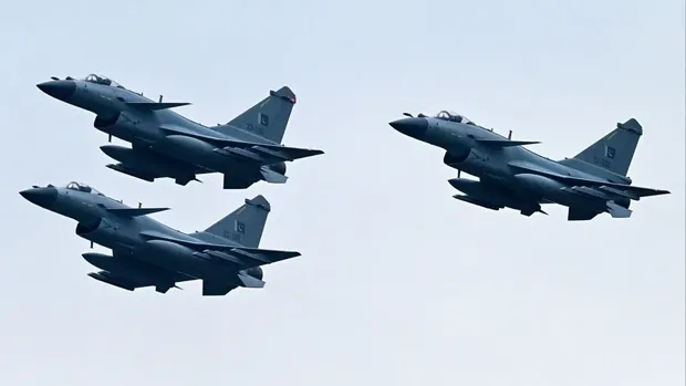 jet tempur J-10C