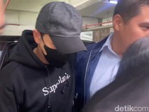 Ketika Jonathan Frizzy Sulit Jalan Saat Datang Wajib Lapor