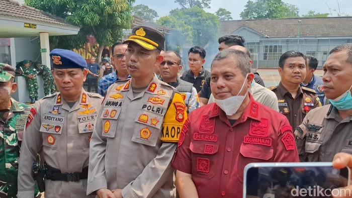 Kapolda dan Kalapas Petugas memberikan keterangan usai kerusuhan di Lapas Musi Rawas