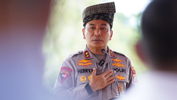Kapolda Riau Irjen Herry Heryawan