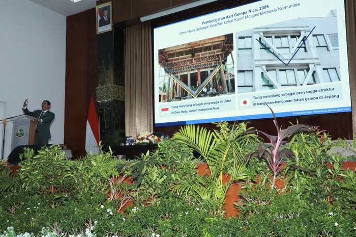 Kepala BNPB Suharyanto memberikan kuliah umum soal megathrust di Universitas Andalas (Unand) Padang, Sumbar