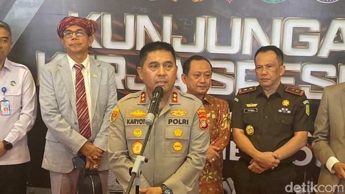 Komisi III DPR dan Kapolda Metro Jaya Irjen Karyoto. (Wildan Noviansah/detikcom).