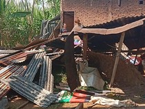 Viral Rumah Petani di Pati Dirusak Massa Bertopeng
