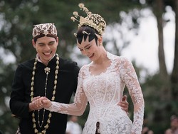 Video: Detail Makeup dan Kebaya yang Dikenakan Luna Maya Saat Akad Nikah
