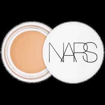 Makeup Hailey Bieber di Met Gala 2025