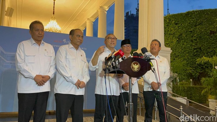 Menko Pangan Zulkifli Hasan menyebut sudah ada 9.835 Koperasi Desa Merah Putih yang terbentuk. Ia mengatakan jumlahnya terus bertambah. (Eva S/detikcom)