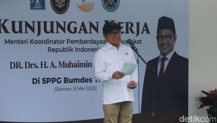 Menteri Koordinator Bidang Pemberdayaan Masyarakat, Abdul Muhaimin Iskandar atau Cak Imin meresmikan SPPG Tridadi yang dikelola BUMDes Tridadi, Sleman, Kamis (8/5/2025).