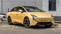 JY Air varian rendah menggunakan motor listrik TZ180XS0951 buatan UAES dengan semburan tenaga 147 kW (197 hp) dan torsi 250 Nm. Sementara baterainya 51,2 kwh buatan Rept Battero dengan jangkauan maksimum 435 km. Foto: Doc. Dongchedi
