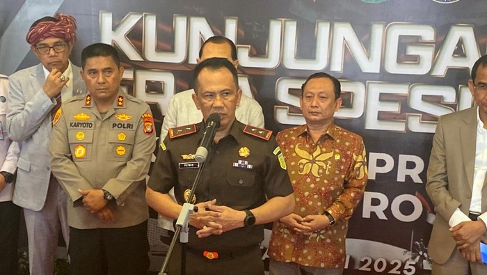 Kajati Jakarta Patris Yusrian Jaya di Polda Metro Jaya, Jakarta, Kamis (8/5/2025).