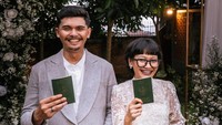 Komika dan aktris Aci resti mengumumkan pernikahannya dengan Shadu Rasjidi pada Selasa, 6 Mei 2025. Aci mengunggah potret pernikahannya yang sederhana, tapi indah di akun Instagram pribadinya. Foto: Instagram: @shadu_rasjidi