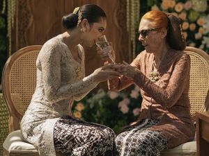 Kebahagiaan Ibu Desa Usai Luna Maya Menikah