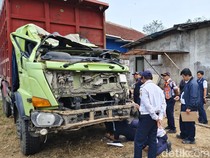 Sopir Asal Bojonegoro Laka Maut Truk Tabrak Angkot di Purworejo Meninggal