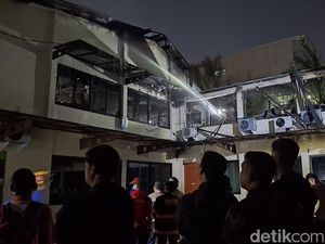Gedung PT Lonsum di Palembang Terbakar, Api Diduga Berasal dari AC