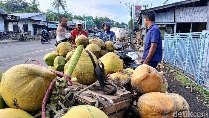 Potret Pasar Kelapa di Lumajang