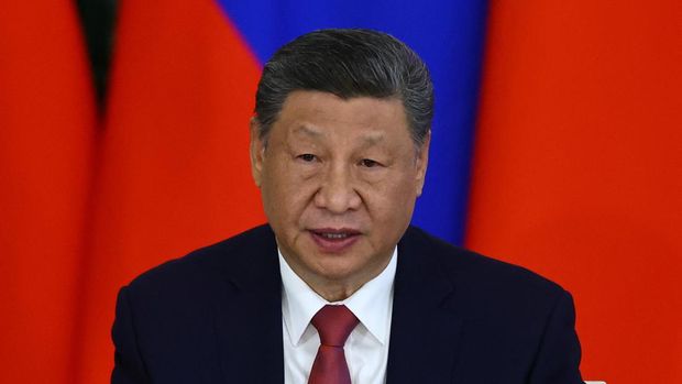 Presiden China Xi Jinping berbicara selama upacara setelah pembicaraan dengan mitranya dari Rusia Vladimir Putin di Kremlin di Moskow, Rusia, 8 Mei 2025. (REUTERS/Evgenia Novozhenina)