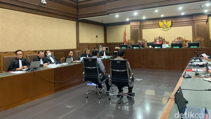 Satpam di Kantor DPP PDIP, Nurhasan, mengaku dipaksa dua orang tak dikenal untuk menghubungi buron Harun Masiku. (Mulia Budi/detikcom)