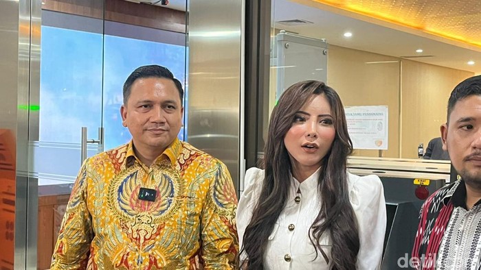 Selegram Ayu Aulia kembali diperiksa Bareskrim Polri. (Taufiq/detikcom)
