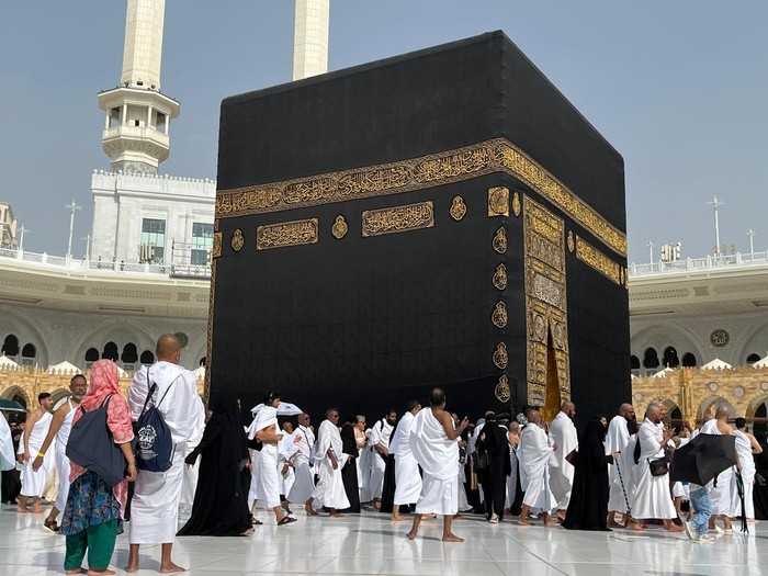 Suasana masjidil haram.