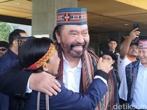 Surya Paloh Nikmati Wisata Pinisi di Labuan Bajo, Terkesan dengan Keindahan NTT