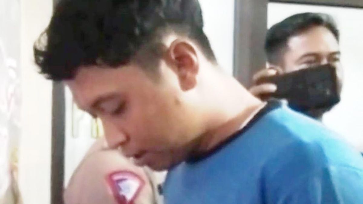 Tampang Lesu Anak Kades yang Pukul Warga Bogor Saat Berbaju Tahanan