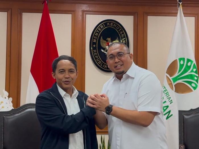 Wakil Ketua Komisi VI DPR RI H Andre Rosiade menemui Menhut Raja Juli Antoni untuk mendorong percepatan terbitnya IPPKH bagi pembangunan Flyover Sitinjau Lauik. (dok Istimewa)