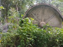 Bunker Belanda di Tepi Sungai Bawak Are