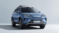 BYD Sealion 07 DM-i dipisisikan untuk bersaing dengan Tesla Model Y. Kini, mobil tersebut tersedia dengan teknologi plug-in hybrid atau disebut dengan DM-i. Foto: Dok. BYD