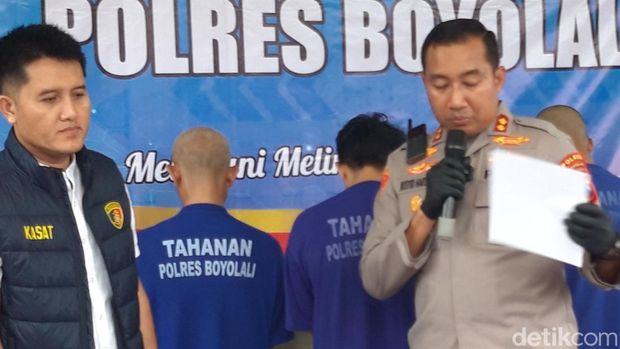 Dua petugas keamanan Pasar Mangu, Boyolali, ditetapkan sebagai tersangka dalam kasus penganiayaan terhadap nenek diduga mencuri bawang, Jumat (9/5/2025).