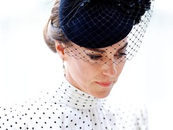 Foto: Gaya Tribute Kate Middleton untuk Putri Diana Setelah Kontroversi Harry