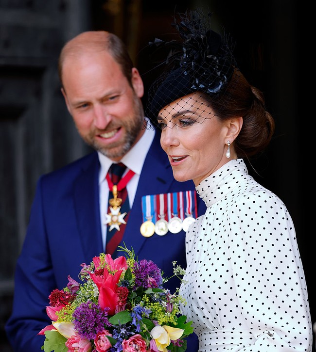 Pangeran William dan Putri Wales Catherine menghadiri misa peringatan 80 tahun VE Day (Victory in Europe Day) di Westminster Abbey, London, Inggris, pada Rabu (8/5/2025). Acara ini merupakan bagian dari penghormatan kepada para veteran dan pejuang yang berjasa mengakhiri Perang Dunia II di Eropa. (Foto: Max Mumby/Indigo/Getty Images)