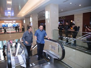 Kapolri Didampingi Wakapolri Nobar Film Sayap-Sayap Patah 2