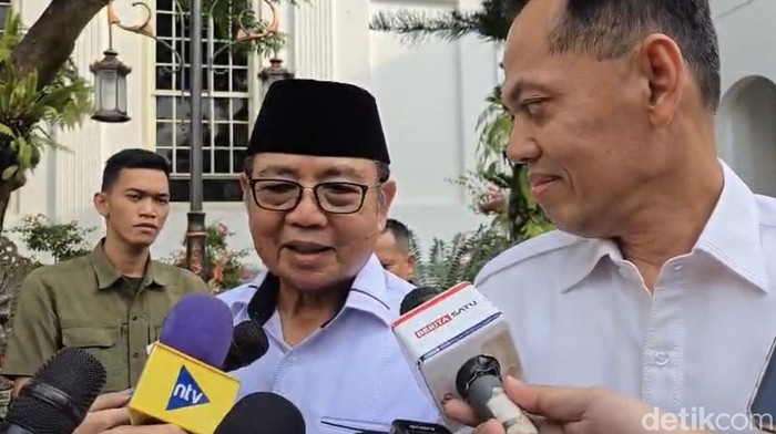 Ketua Tim Pakar dan Inisiator Badan Pengelola Investasi (BPI) Danantara Burhanuddin Abdullah menghadap Presiden Prabowo Subianto di Istana (Firda/detikcom)