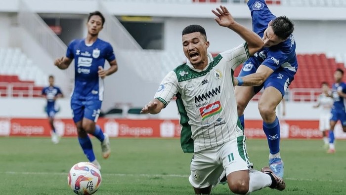 Laga PSIS Semarang vs PSS Sleman di Stafion Jatidiri, Semarang, Jumat (9/5/2025).